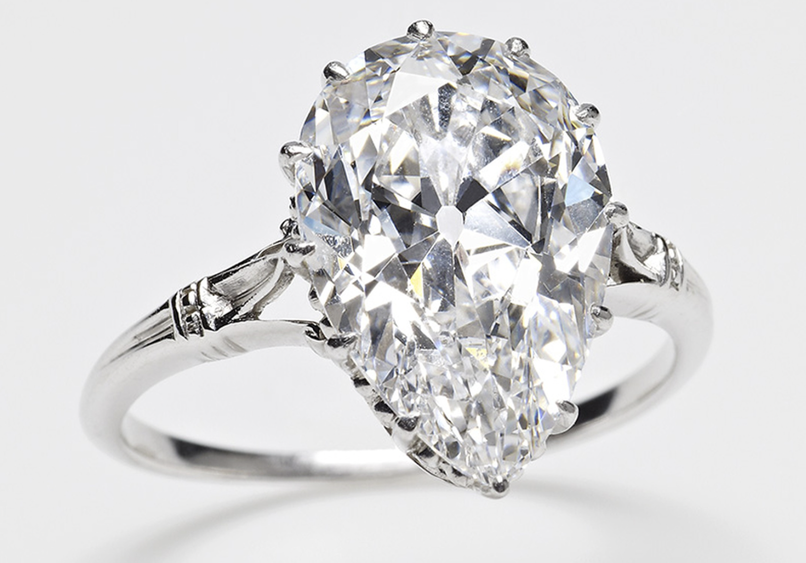 Le cullinan I un des plus gros diamant au monde il pèse 530 carats